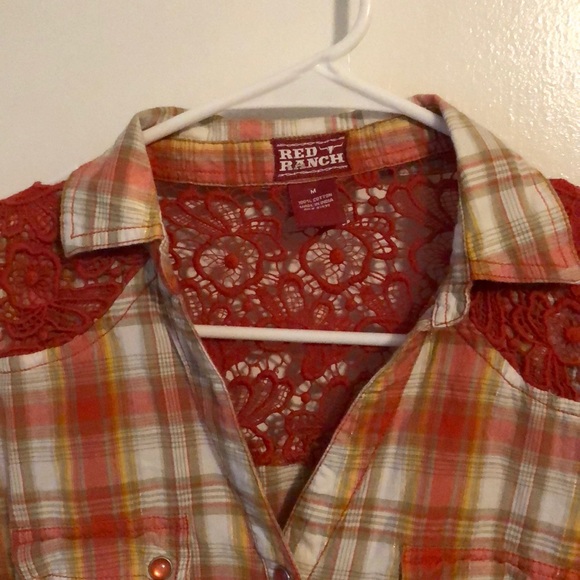 Red Ranch 1/4 sleeve snap down - Picture 5 of 6